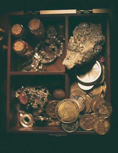 Welcome to Tammys Home Of Treasures.  A box of different kinds of treasures.